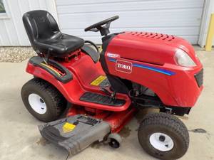 Toro Lawn Tractor LX 427  with 42 Deck