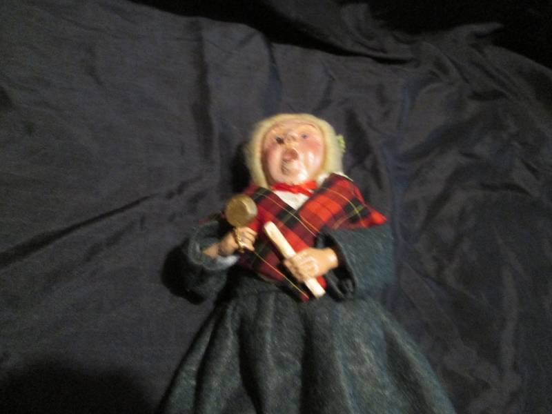 Authentic Byers Choice LTD woman with candle Caroler Doll