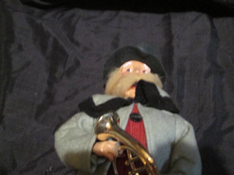Authentic Byers Choice LTD male Caroler with french horn Doll