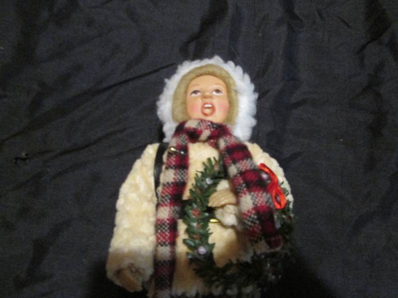 Authentic Byers Choice LTD child with backpack and wreath Caroler Doll