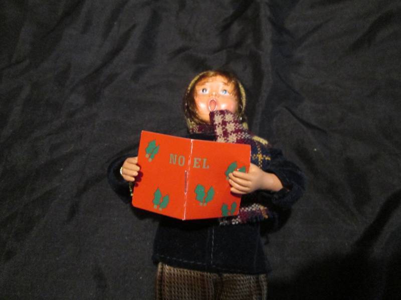 Authentic Byers Choice LTD child with song book and ornament Caroler Doll