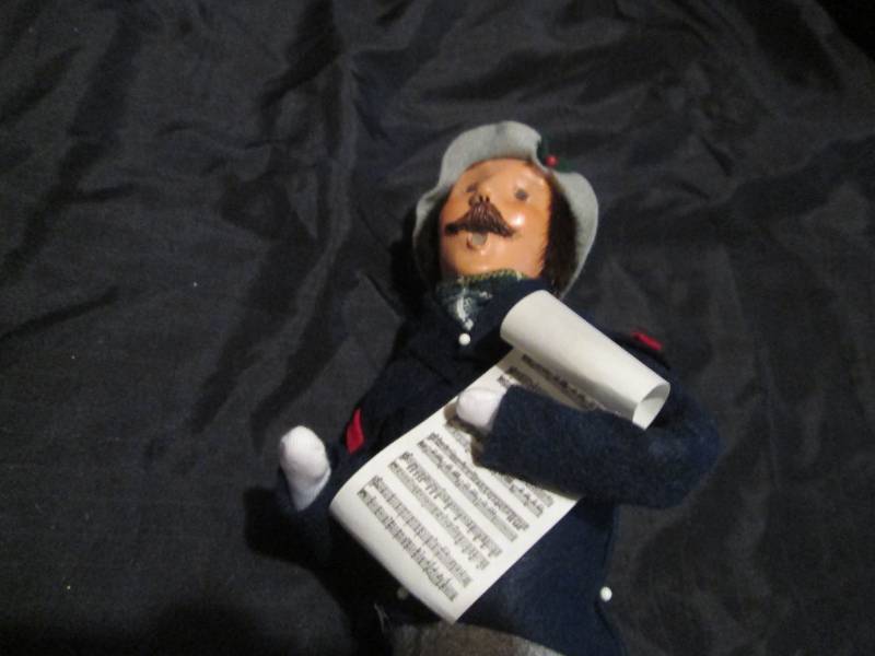 Authentic Byers Choice LTD man with sheet music Caroler Doll