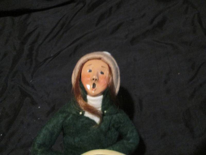 Authentic Byers Choice LTD girl with large wood hoop Caroler Doll