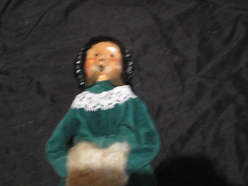 Authentic Byers Choice LTD girl with fur hand warmer Caroler Doll