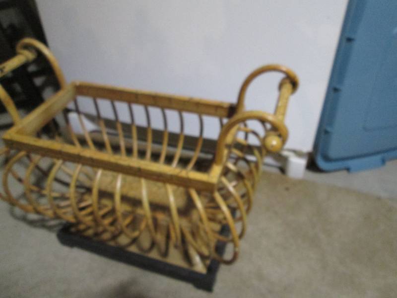 Antique Style Metal free standing plant holder
