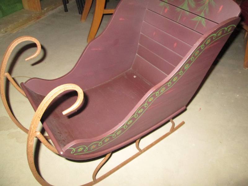Stunning and stylish Wood sleigh decor