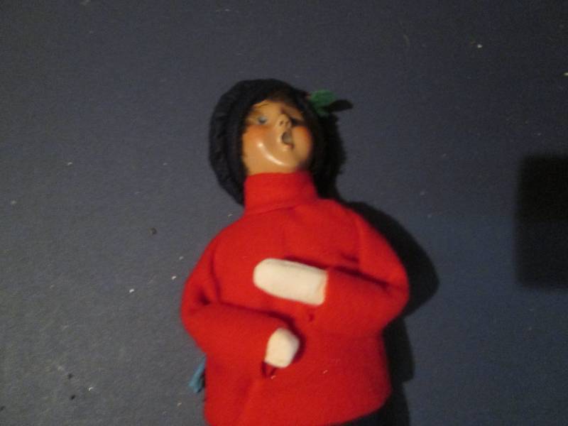 Authentic Byers Choice LTD child wearing knickers Caroler Doll