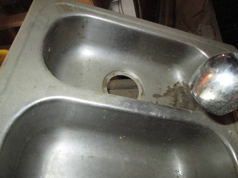 Stainless Steel off-set dual basin Kitchen Sink with pull out sprayer