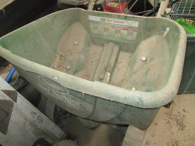 Scotts Turf-builder Walk behind spreader