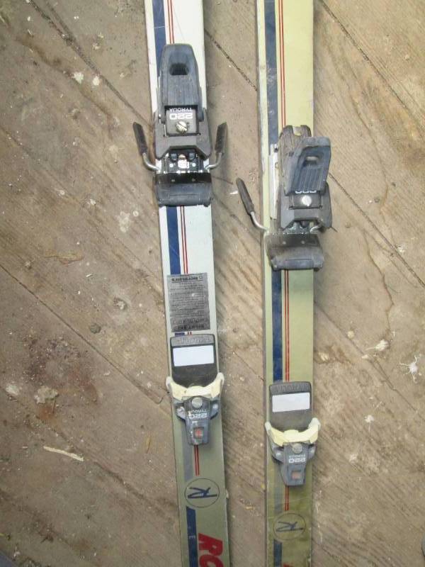 Rossignol Excel SGT fiberglass laminated core downhill snow skis with poles