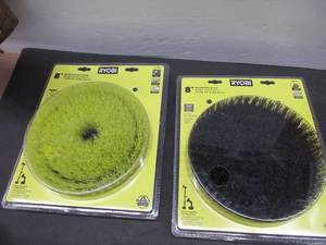 lot 220 image: 8 Hard Bristle Brushes YELLOW GREEN AND BLACK NEW
