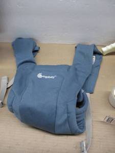 lot 250 image: Ergobaby Embrace Cozy Newborn Baby Wrap Carrier (7-25 Pounds), Ponte Knit, Oxford Blue SLIGHTLY USED