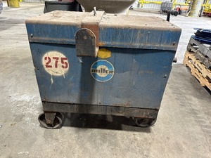 lot 9 image: Miller SRH 404 Welder with Cart (Power cable cut)