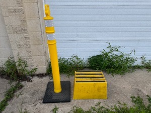 lot 49 image: Safety Step and Cortina Safety Cone  5