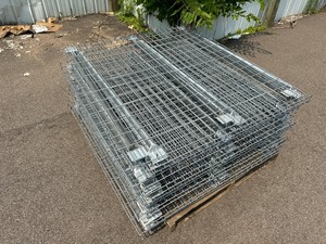 lot 83 image: 46 x 52 Wire Deck (Qty 14)