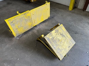 lot 113 image: Yellow Metal Hanging Shelves
