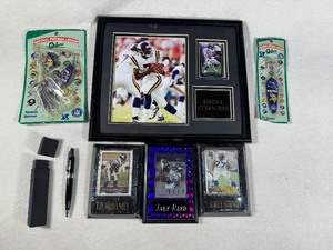 lot 134 image: Vikings Collectibles