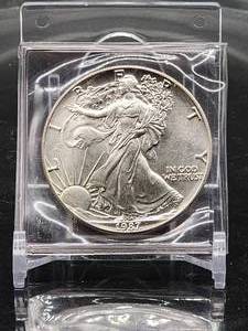 lot 1 image: 1987 U.S. Mint Silver American Eagle 1 oz Dollar .999