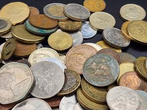 lot 114 image: Large Assortment of Foreign Coins