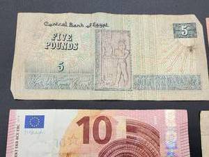 lot 109 image: 6 Assorted Foreign Currency Bills