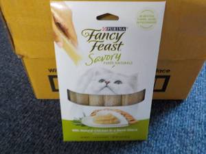 30 x 4 packs Natural Chicken in a Demi Glaze Purina Fancy Feast Savory Cat Treats retail $3 each