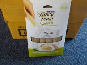 30 x 4 packs Natural Chicken in a Demi Glaze Purina Fancy Feast Savory Cat Treats retail $3 each