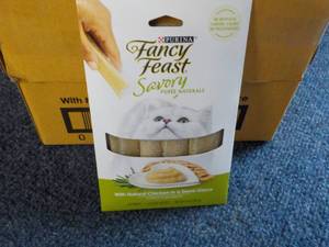 30 x 4 packs Natural Chicken in a Demi Glaze Purina Fancy Feast Savory Cat Treats retail $3 each