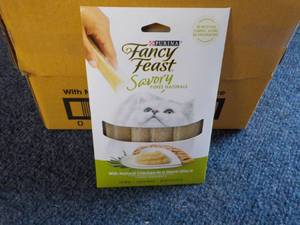30 x 4 packs Natural Chicken in a Demi Glaze Purina Fancy Feast Savory Cat Treats retail $3 each