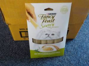 30 x 4 packs Natural Chicken in a Demi Glaze Purina Fancy Feast Savory Cat Treats retail $3 each