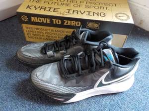 Kyrie Irving Nike Shoes size Mens 9.5