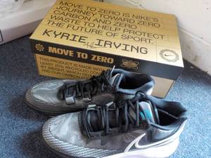 Kyrie Irving Nike Shoes size Mens 9.5