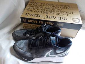 Kyrie Irving Nike Shoes size Mens 9.5