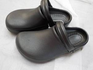 13 Pair Clogs size 344...