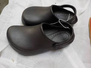 13 Pair Clogs size 344...