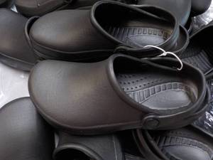 16 Pair Clogs size 344...