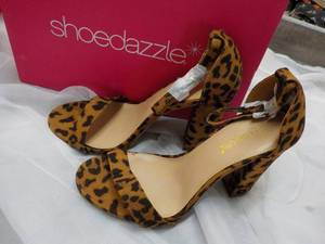 Shoe Dazzle Leopard size 7.5 Dress Sandals