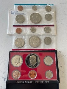 1977 P&D Uncirculated Mint Set and 1977-S Proof Set