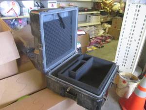 lot 10 image: (BR1) Road Case with Handles - 25 x 24 x 13