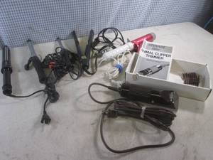 lot 19 image: (BS) Pet ClipperTrimmer and Assorted Hair Tools