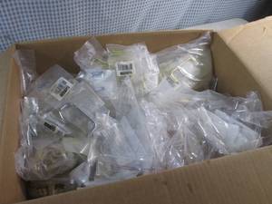 lot 23 image: (D-3) Box of Assorted Cabinet DoorDrawer Pulls