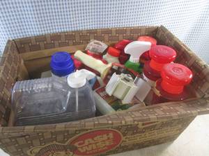 lot 26 image: (D-2) Box Full of Misc Cleaners, Bug Killers Etc