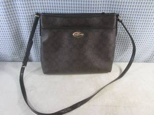 lot 62 image: (CSB) Coach Purse - NOTE We In No Way Validate That This Item Is Authentic