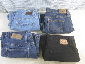 lot 73 image: (CS) 4 Pairs of Jeans All Size 12 - Calvin Klein, Riders and 2 Levis