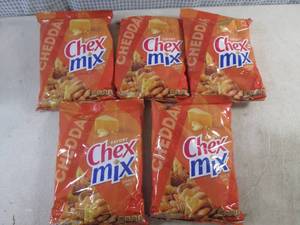 lot 129 image: (B-2) 5 Bags Cheddar Chex Mix Snack Mix 8.75oz Bags Best by March 2025