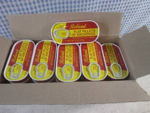 lot 139 image: (B-3) Box of 25 Cans Flat Fillets of Anchovies - Past Date