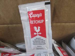 lot 153 image: (BR3) 400 Pouches of Ketchup 2 Boxes of 200 Best by July 2024