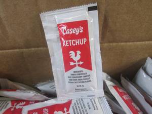 lot 155 image: (BR3) 400 Pouches of Ketchup 2 Boxes of 200 Best by July 2024