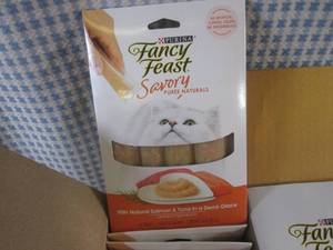 lot 180 image: (CS) Case of Cat Treats 30 - 4-Pack  2 Inner Boxes with 15 4-Packs Fancy Feast Puree Salmon & Tuna Past Date