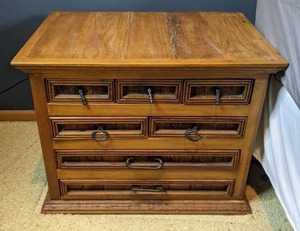 lot 29 image: Set of Two 7-Drawer Wooden Night Stands
