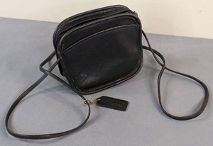 lot 1A image: Vintage Small Black Coach Purse